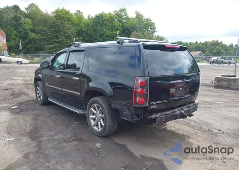 2014 GMC Yukon Xl 1500 Denali z USA, uszkodzony, nr VIN 1GKS2MEF2ER179916